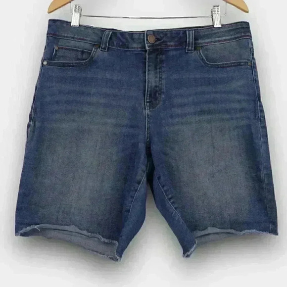 JORDACHE ladies denim mid rise short blue size 14 - Picture 1 of 5
